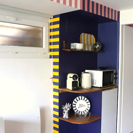 Stripe Apartmán *
